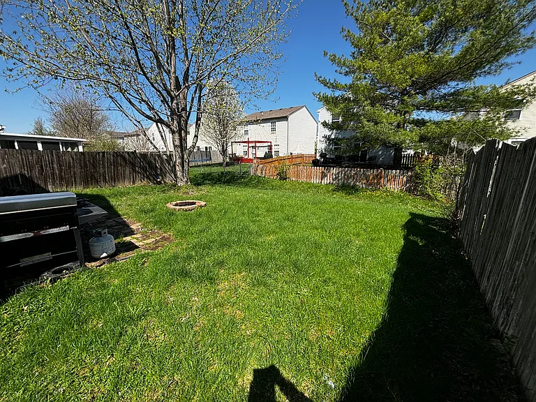 10960 Glenayr Dr — Photo 3