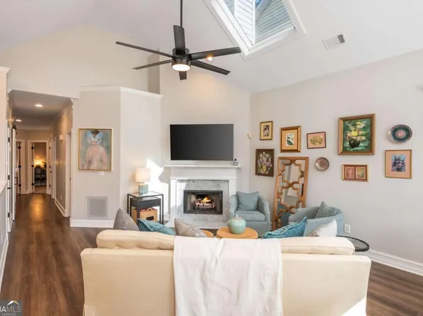 704 Gardenside Cir SE, Marietta, GA 30067