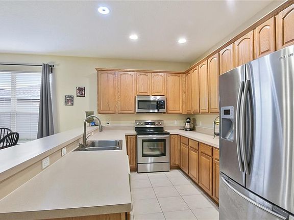 3rd image of 262 Brassington Dr