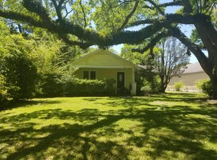 5824 Grierson St, Moss Point, MS 39563