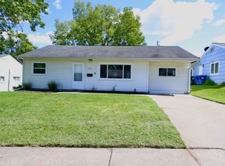2851 Fillmore Ln, Davenport, IA 52804
