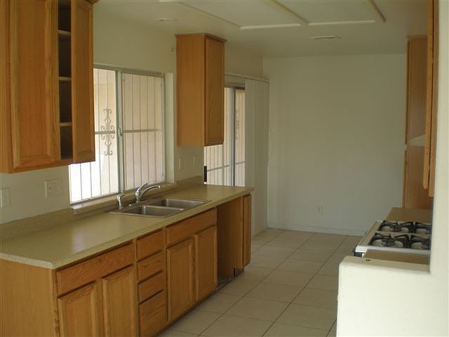 1st image of 712 Marion Dr
