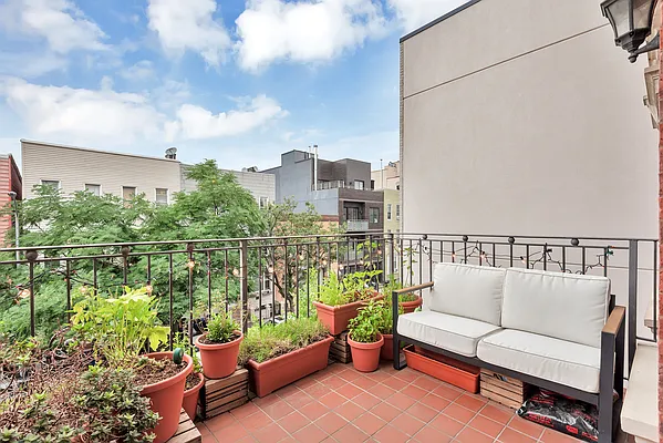 Sold by Bond New York | media 6