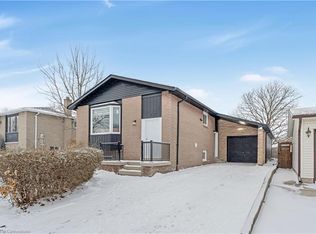 49 Belleau St, Hamilton, ON L8J1N2