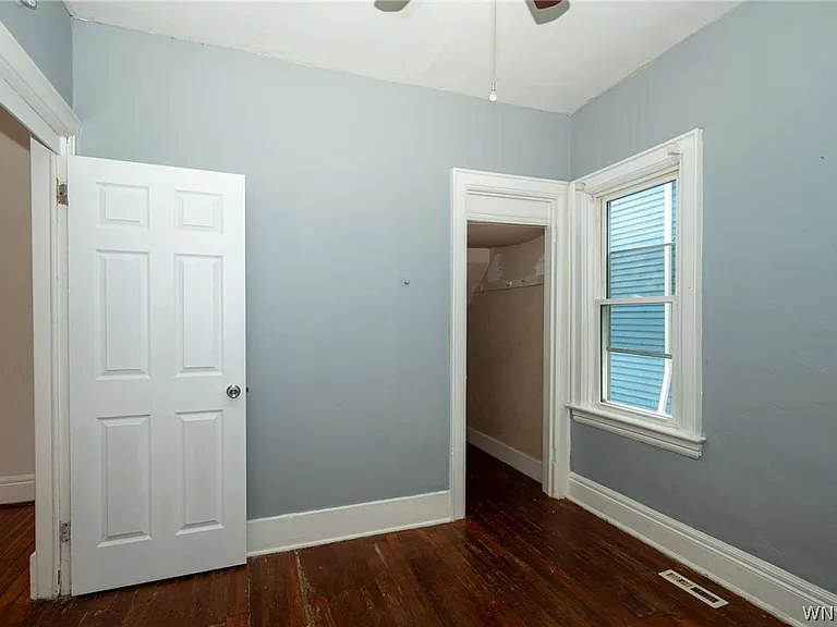 11 Hoyt St — Photo 17