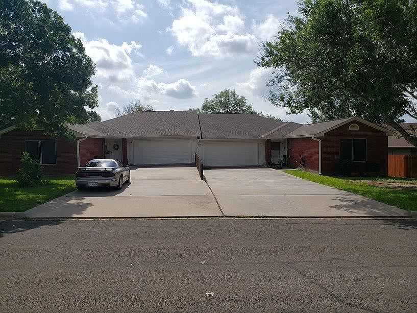 1st image of 271 Brae Burn Cir