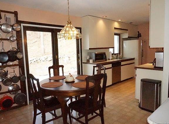 Eating Area Sliders to Patio