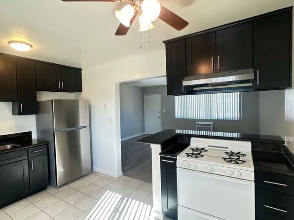 KIE, 1022 E 32nd St APT D, Signal Hill, CA 90755