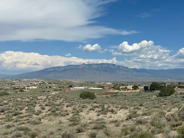 804 Acebo NE, Rio Rancho, NM 87124