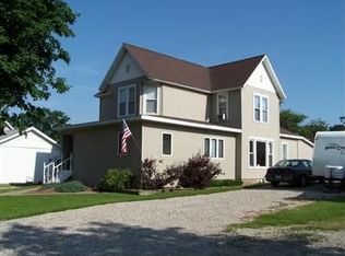 204 W Pershing Dr, Brooklyn, IA 52211
