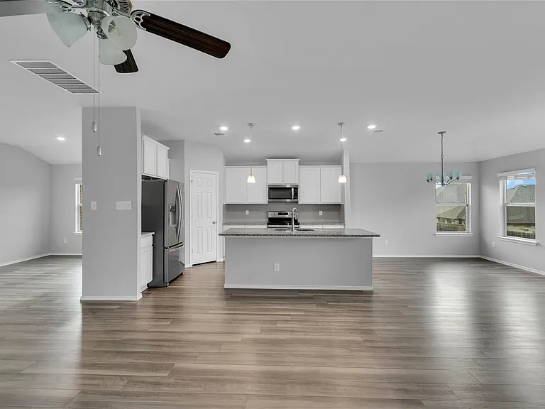 1303 Prospector Trl — Photo 6