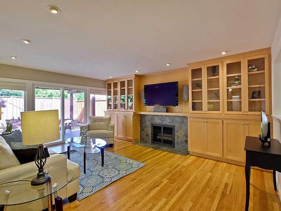 3rd image of 1597 Lochinvar Ave