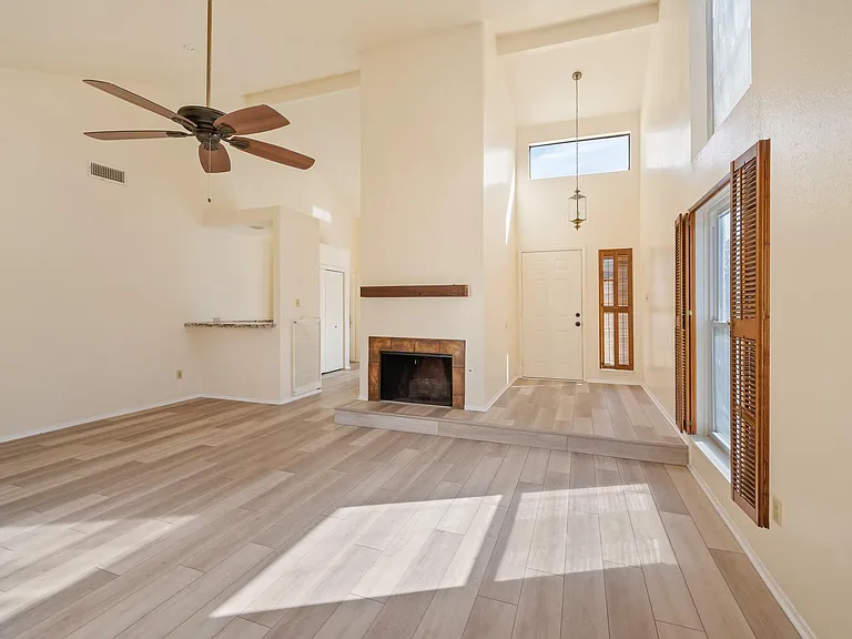 4330 Willow Beach Dr — Photo 7