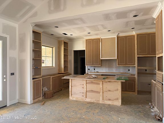 4th image of 718 Celadon St