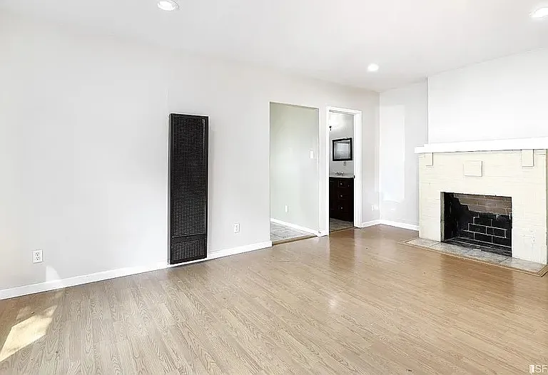 568 Alhambra St — Photo 1
