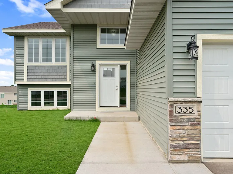 335 Cypress St — Photo 31