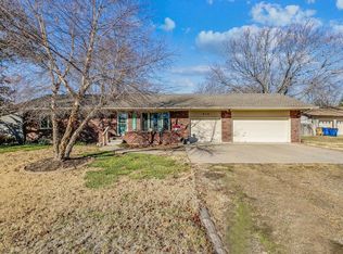513 N Lakeside Dr, Andover, KS 67002