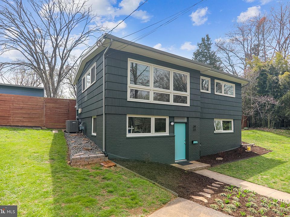 2nd image of 3922 Denfeld Ct