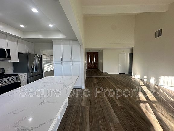 5th image of 2738 W Appalachian Ct