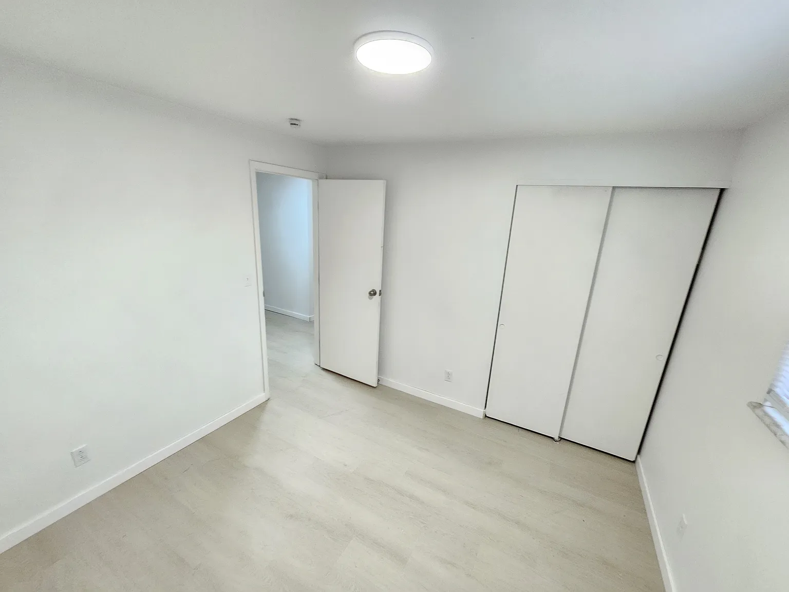 4 bed, 1462 sqft, $2,240 — Photo 3