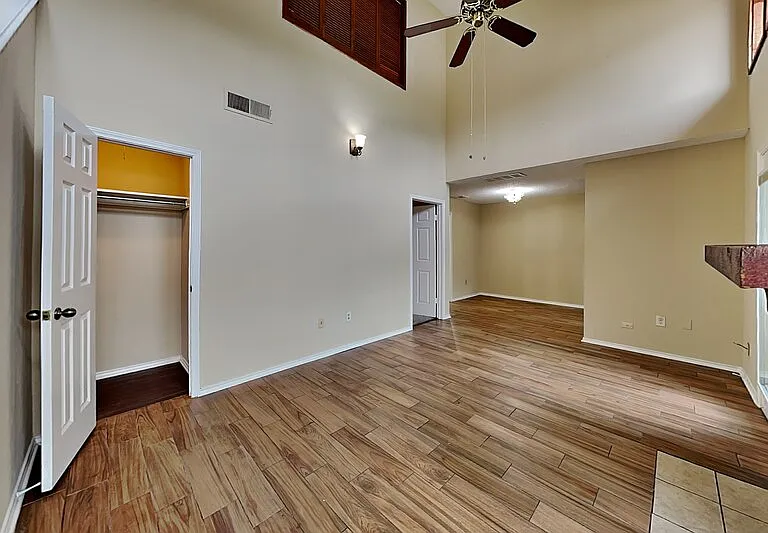 9600 Royal Ln #301 — Photo 3