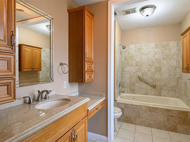 20339 Fieldtree Dr — Photo 12