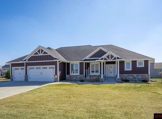 1913 Lexington Ln, North Mankato, MN 56003