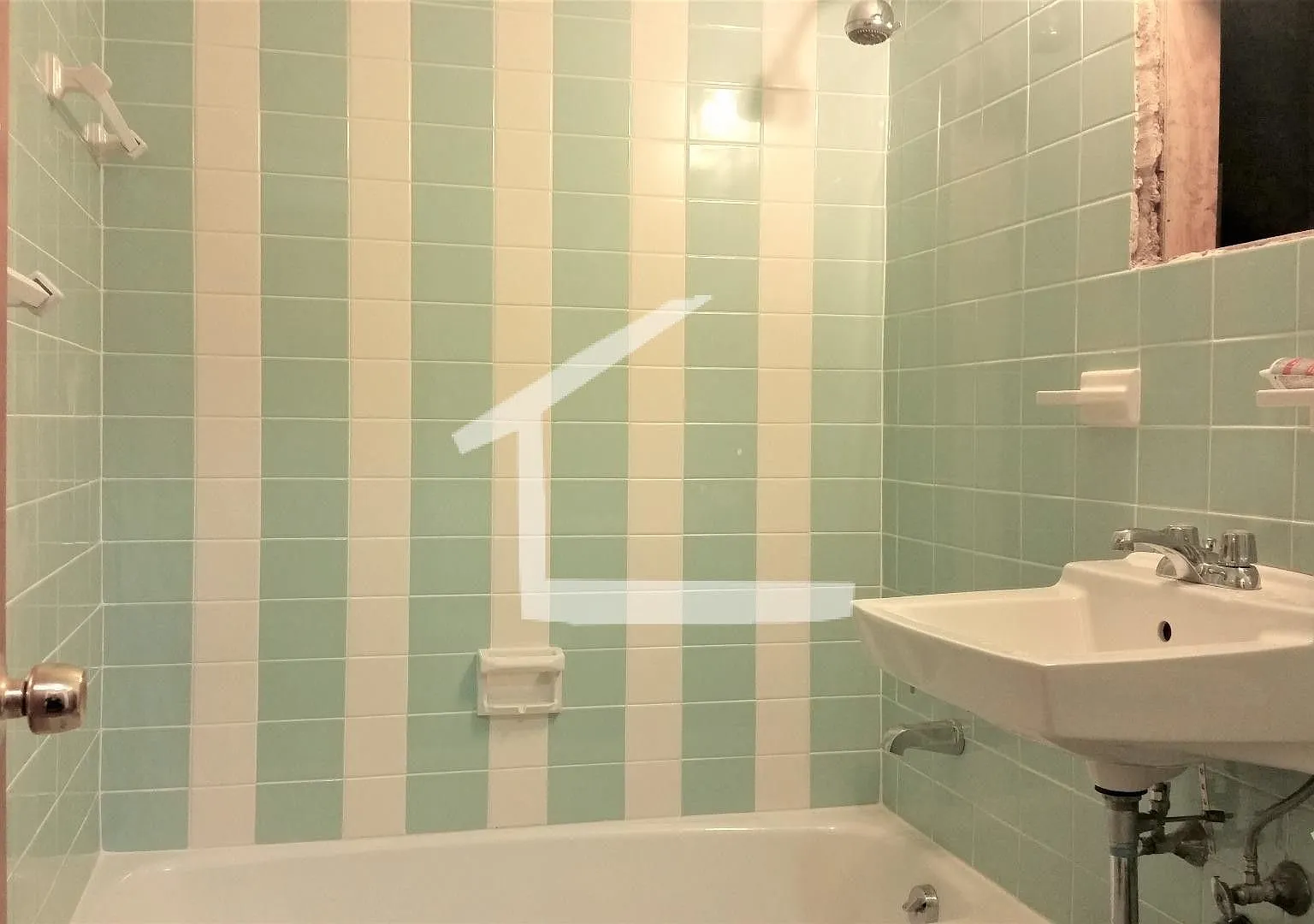 1bed in Allston 9/1 — Photo 2