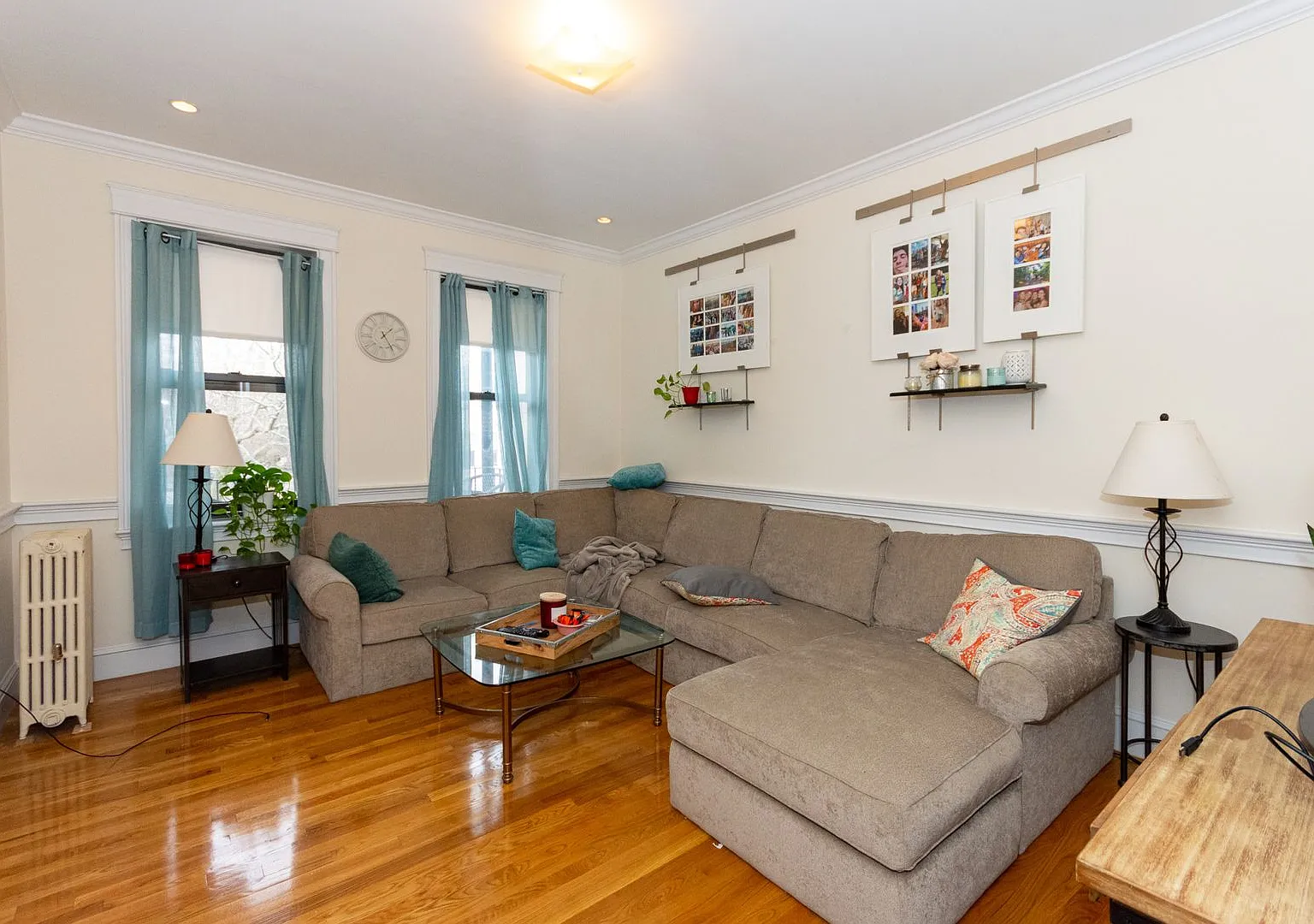 No Broker Fee 4 Bed/2 Bath In Allston With Updated Kitchen ~ Ht/Hw Included — Photo 2