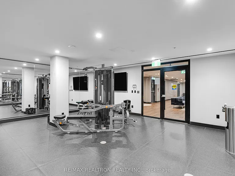 2525 Bathurst St #310 — Photo 35