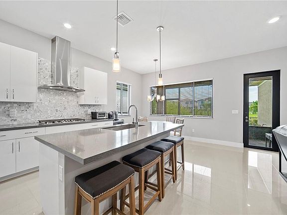 5th image of 10865 Windward Street