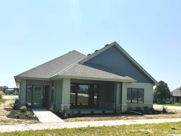 2301 S 176th Ct, Omaha, NE 68130