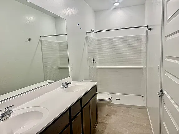 4616 E Amethyst Ln — Photo 8