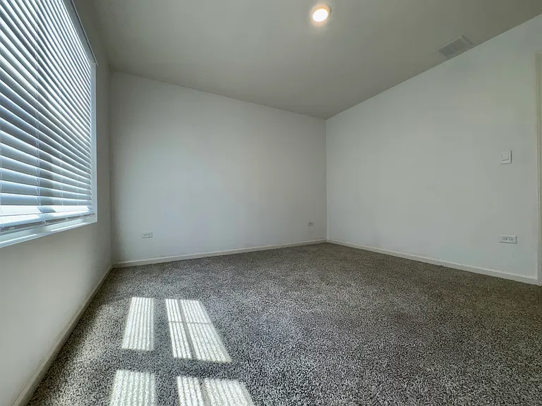 13520 S Carmel Blvd — Photo 11