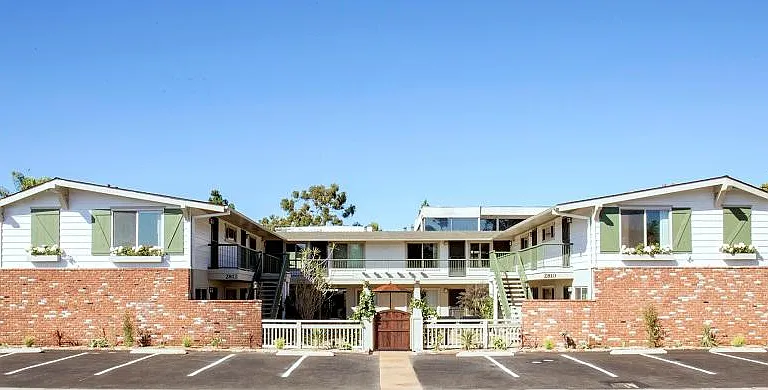Harbor Villa Apartments — Photo 1