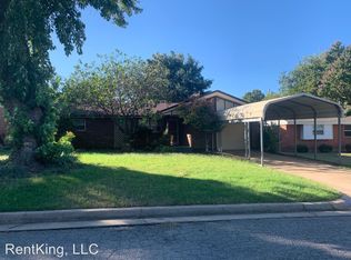 632 W Main St, Moore, OK 73160