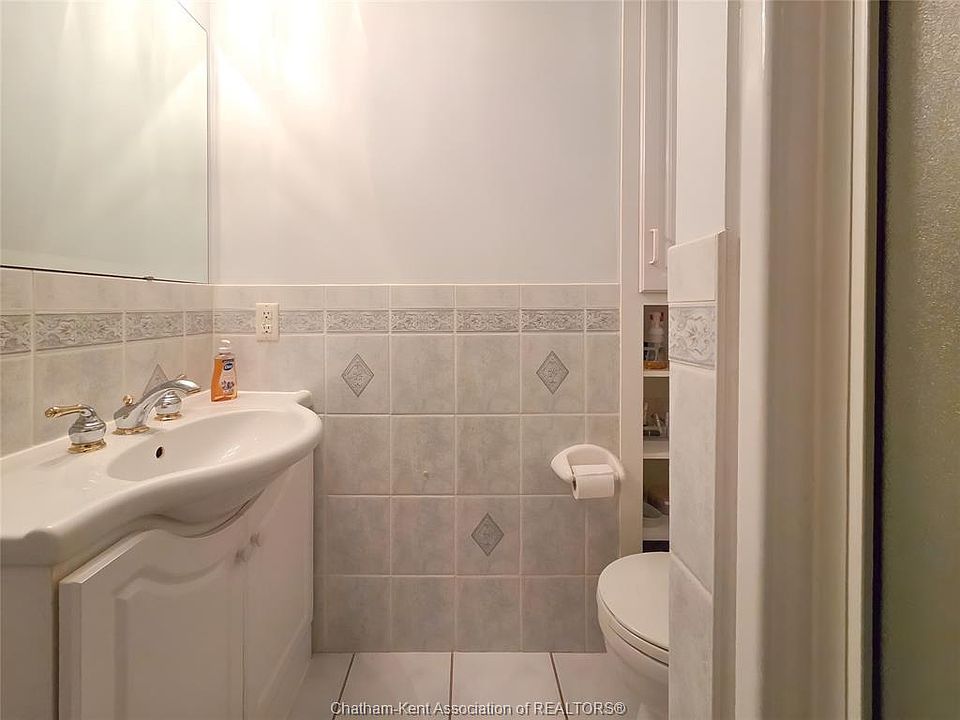 43rd image of 465 Victoria Ave