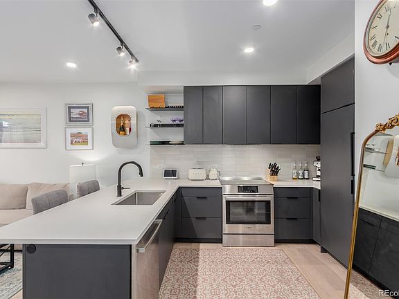 4th image of 1601 Park Avenue #303