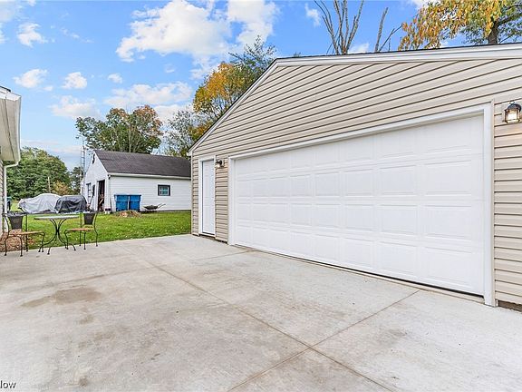 3rd image of 1161 Doris Dr