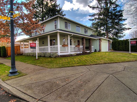 2nd image of 17813 NE 27th St