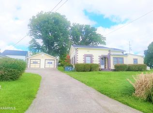 5001 NW Woodglen Dr, Knoxville, TN 37921