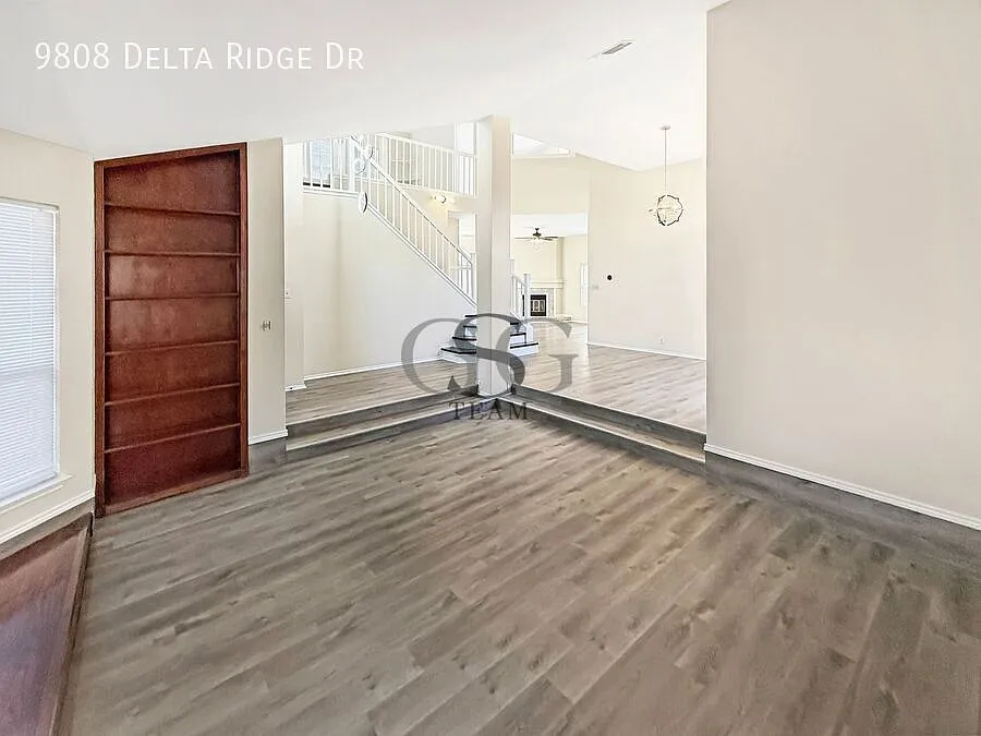 2-Story Home with Huge Yard — Photo 4