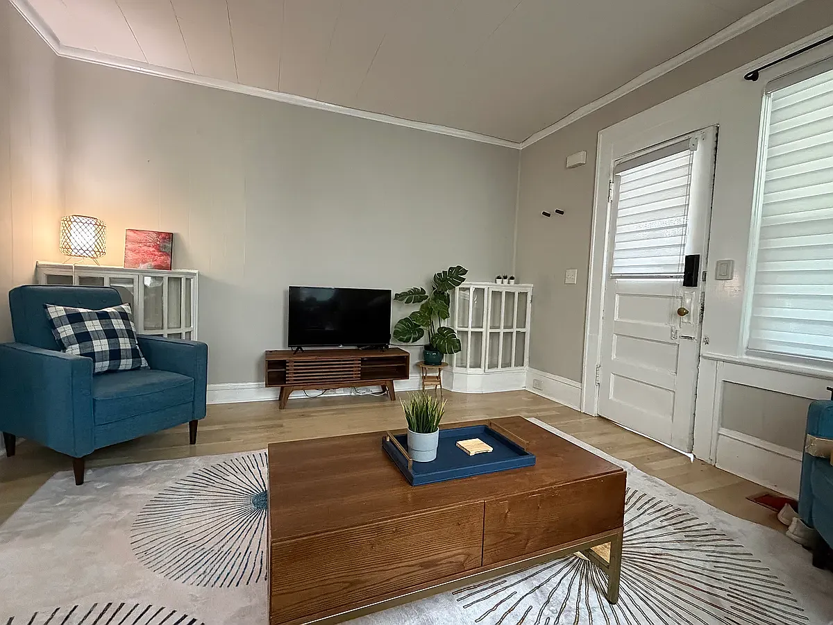 1186 Holly St NW — Photo 3