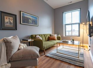 1140 W 18th St #3F, Chicago, IL 60608