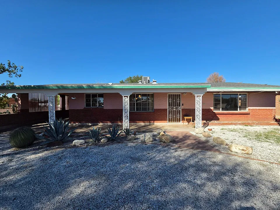5111 E Rosewood St