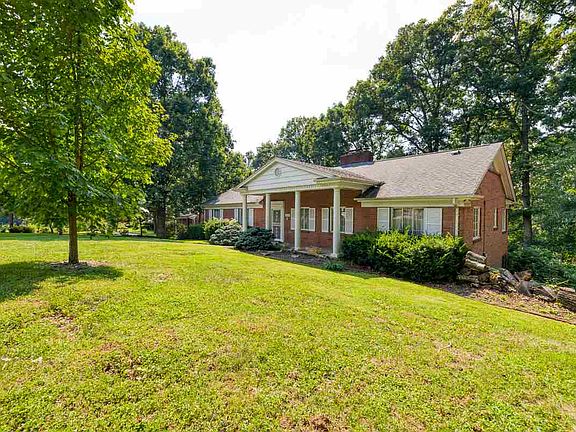 3rd image of 8605 Sandhurst Dr