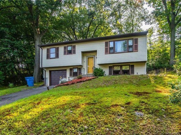 Waterbury Real Estate - Waterbury CT Homes For Sale | Zillow