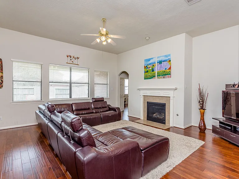 6706 Ashworth Dr — Photo 15