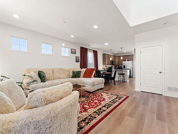 4th image of 11701 Kentucky St