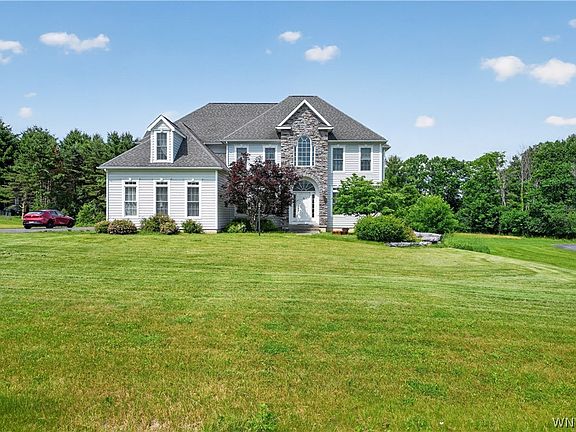2nd image of 44 Pheasant Way